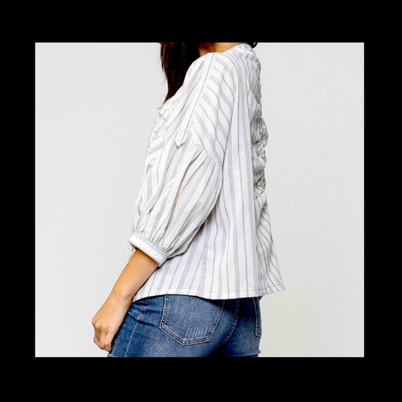 Elegance Embroidered - Picture 3 of 4